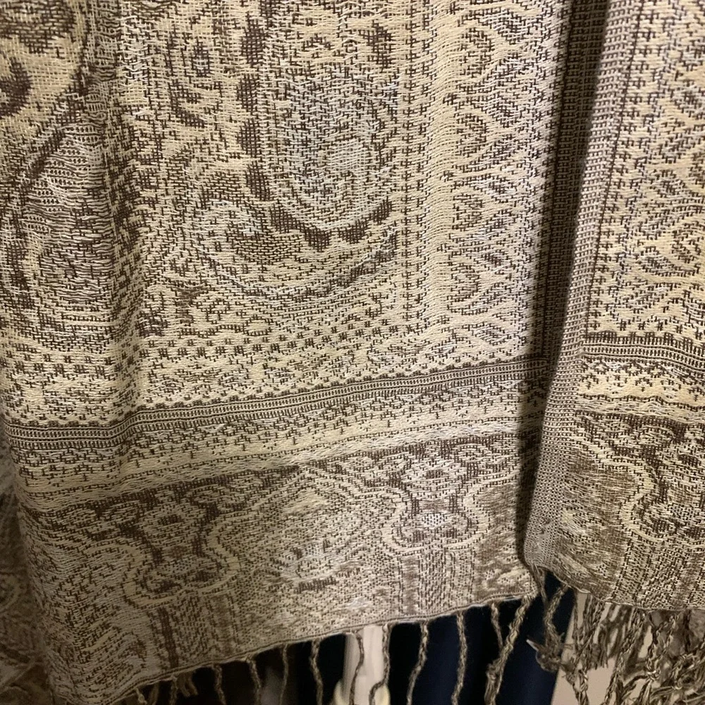 Women’s light weight shawl , scarf_3